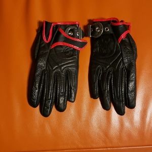 Leather motorcycle gloves